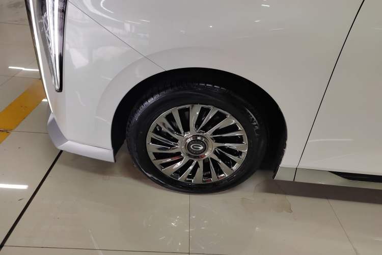 Used GAC Trumpchi M8 2023 Zongshi Series Dual-Motor Supreme Edition