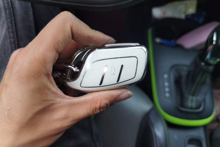 Used Roewe Clever 2021 302 km New Four-Seater Super-Efficient Version