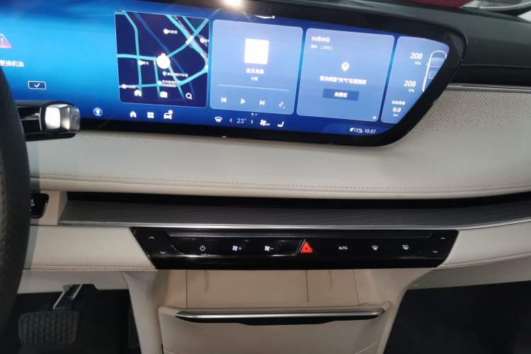 Used Buick GL8 New Energy 2024 Lu Zun Luxury Edition 7-Seater Audio And AC Panel