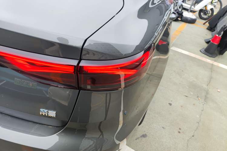 Used Geely Auto Emgrand 2023 4th Generation Champion Edition 1.5L CVT Prestige Model
