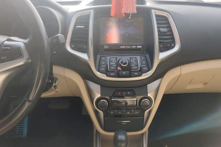 Used CHANGAN Eado 2015 1.6L Automatic Luxury Model Audio And AC Panel