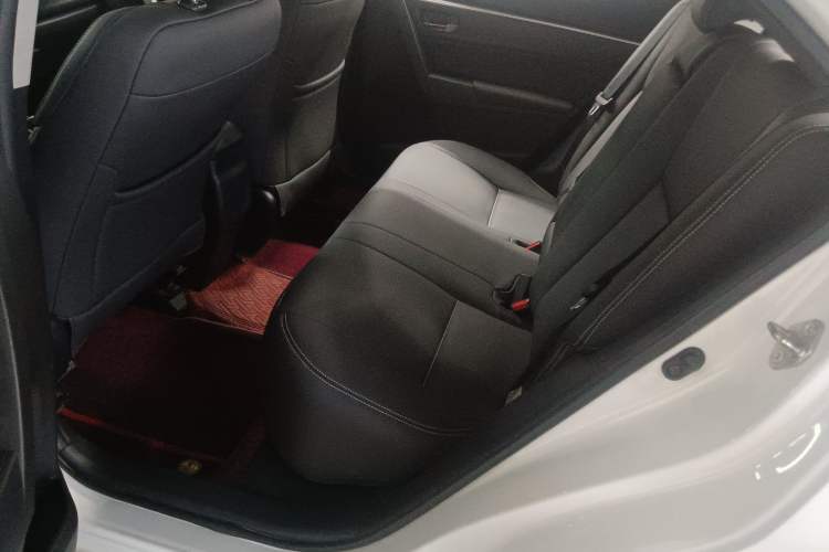 Used Toyota Levin 2017 Revised 185T CVT Elite Edition China V Standard Left Rear Seat