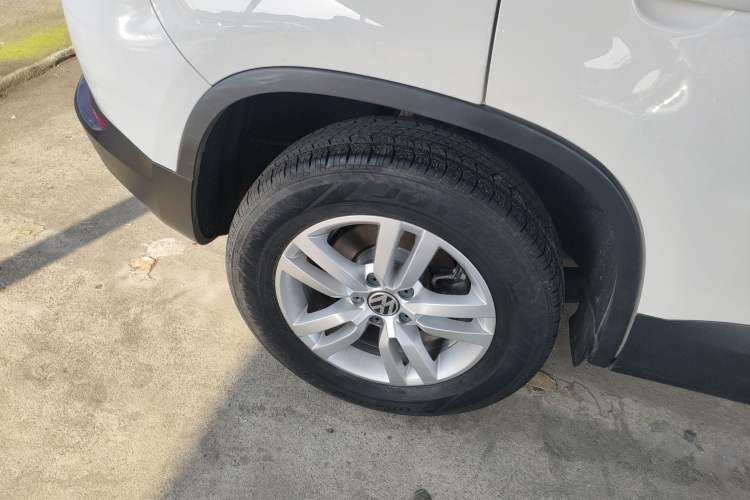 Used Volkswagen Tiguan 2015 1.8TSI Automatic Two-Wheel Drive Trend Edition Right Rear Wheel Hub