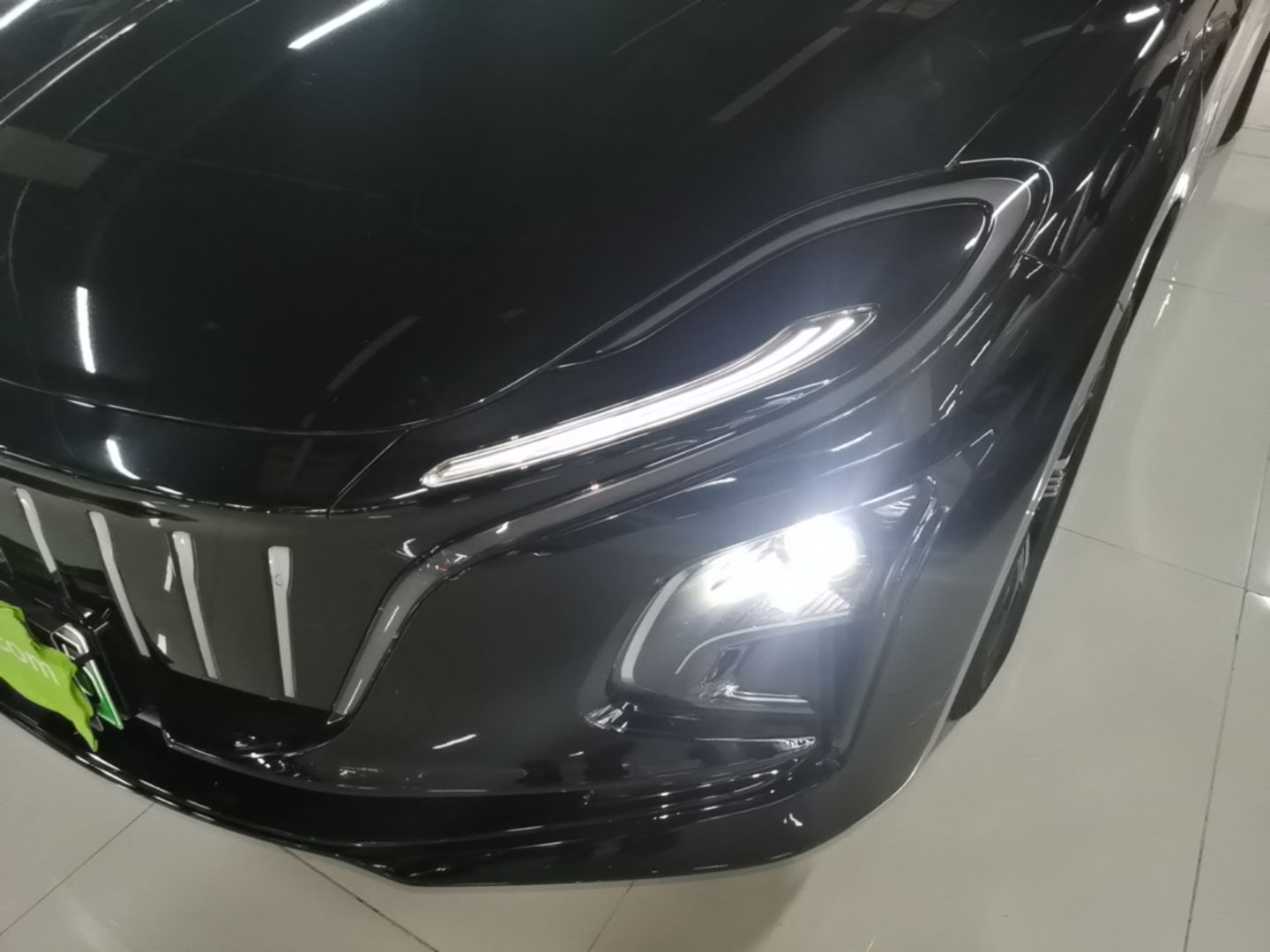 Hongqi E-QM5 2023 Base Travel Edition — снимка 8
