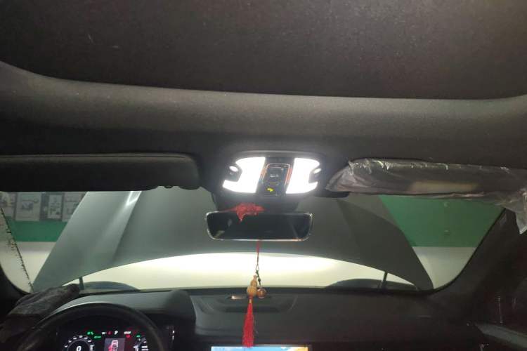 Used Lynk & Co 09 2021 2.0T Halo Six-Seater Headliner