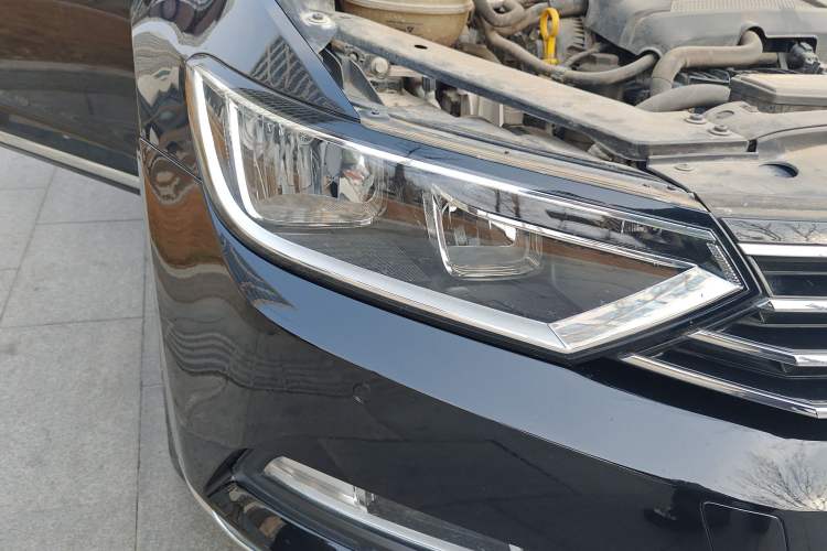 Used Volkswagen Magotan 2017 330TSI DSG Leading Model
