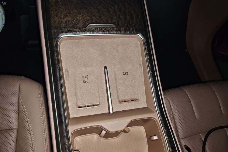 Used ONVO Luxeed L90 2025 Model—Max Six-Seater Version