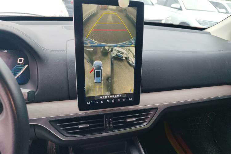 Used BYD Tang 2018 2.0T Automatic SmartConnect Prestige 7-Seater China V Standard Audio And AC Panel