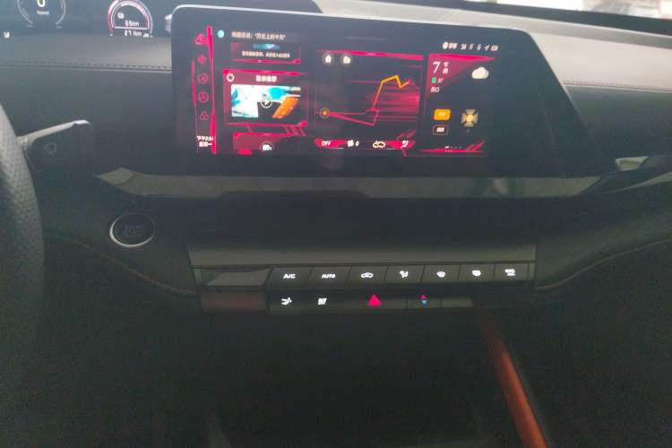 Used Changan UNI-V iDD 2023 Zhidian iDD 1.5T 113km Smart & Fun Version (Rapid Edition)