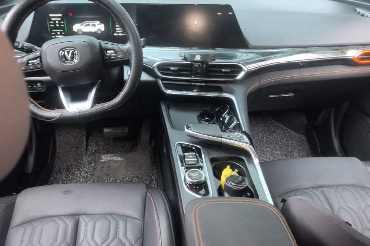 Used CHANGAN UNI-T 2022 1.5T Prestige Version
