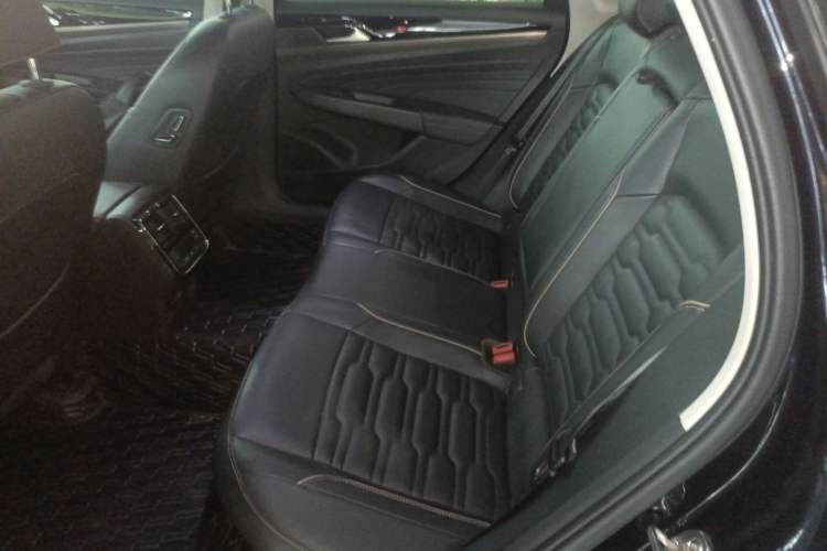 Used Volkswagen Passat 2020 Facelift 330TSI Elite Edition China VI Standard