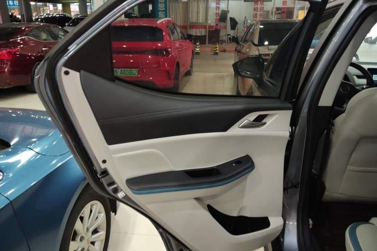 Used BYD Yuan Pro 2023 320KM Luxury Version
