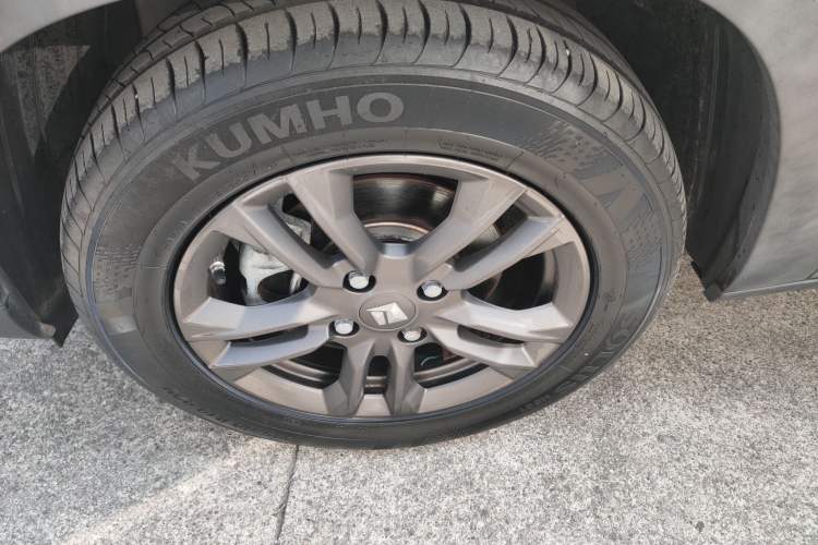 Used Baojun RS-3 2020 1.5L CVT 24-Hour Online Luxury Edition Left Front Wheel Hub