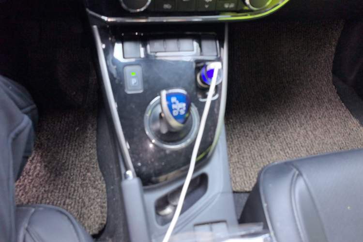 Used Toyota Corolla 2016 Dual-Engine 1.8L E-CVT Pioneer Edition
