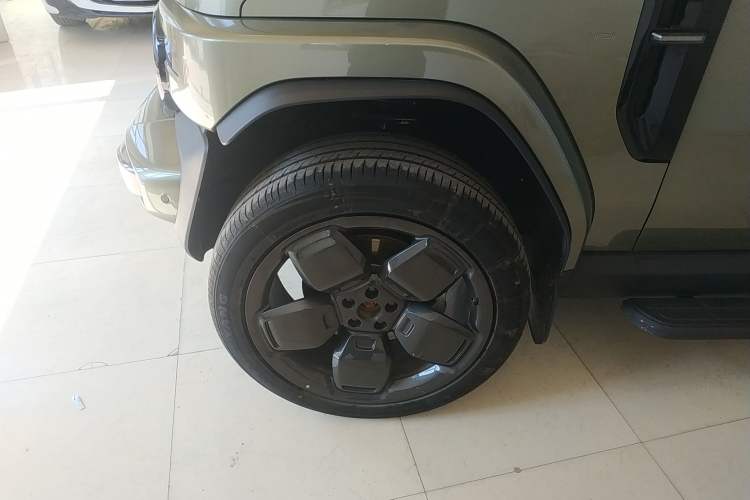 Used iCAR V23 2025 501 Four-Wheel Drive Intelligent Driving Version Left Front Wheel Hub