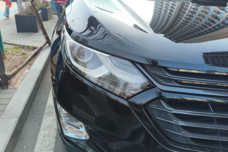 Used Chevrolet Equinox 2018 RS 550T Automatic All-Wheel-Drive Boundary Edition Right Front Headlight