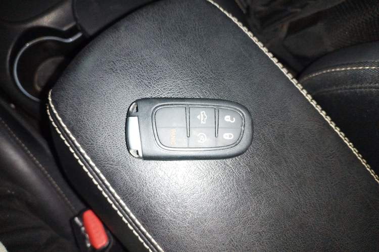 Used Jeep Cherokee 2016 2.4L Professional Edition Vehicle Key
