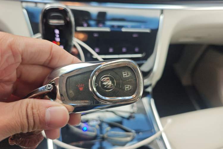 Used Buick GL8 2023 Land Executive Class Comfort Model
