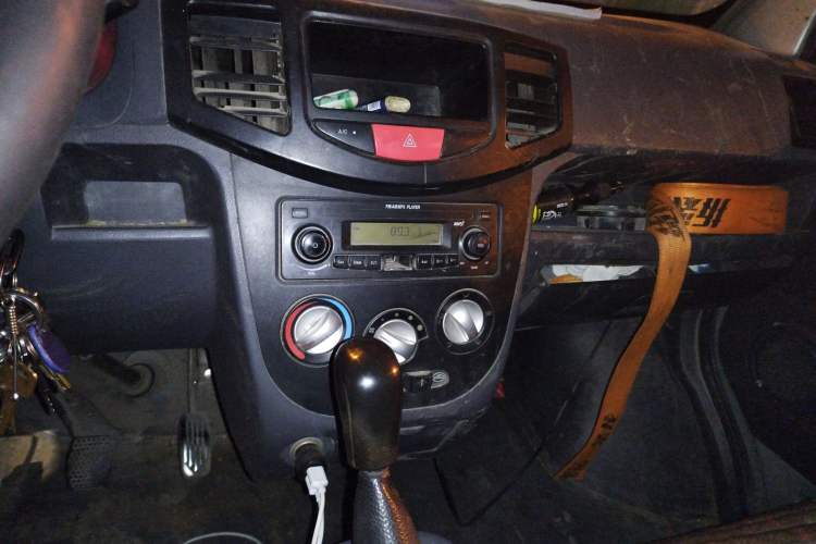 Used BAIC Weiwang 306 2016 1.2L Base Version 5 Seats A12 China IV Emission Standard Audio And AC Panel