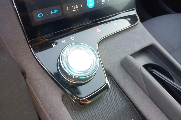 Used VOYAH PASSION 2024 PHEV Four-Wheel Drive Ultra-Long Range Executive Edition