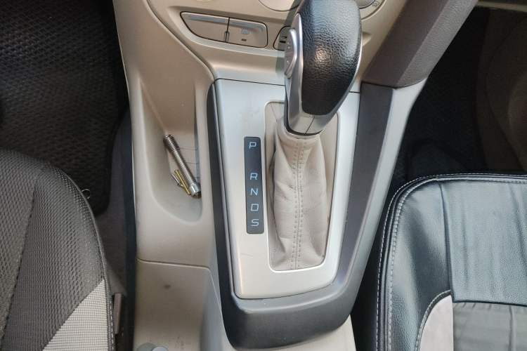 Used Ford Focus 2012 Sedan 1.6L Automatic Comfort Model Gear Lever