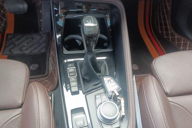 Used BMW X1 New Energy 2019 xDrive25Le Mileage Upgrade Version Gear Lever