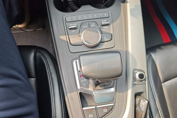 Used Audi A4L 2019 40 TFSI Ambition China VI