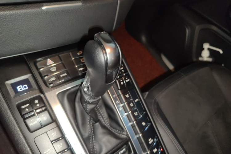 Used Porsche Macan 2017 Macan 2.0T Gear Lever