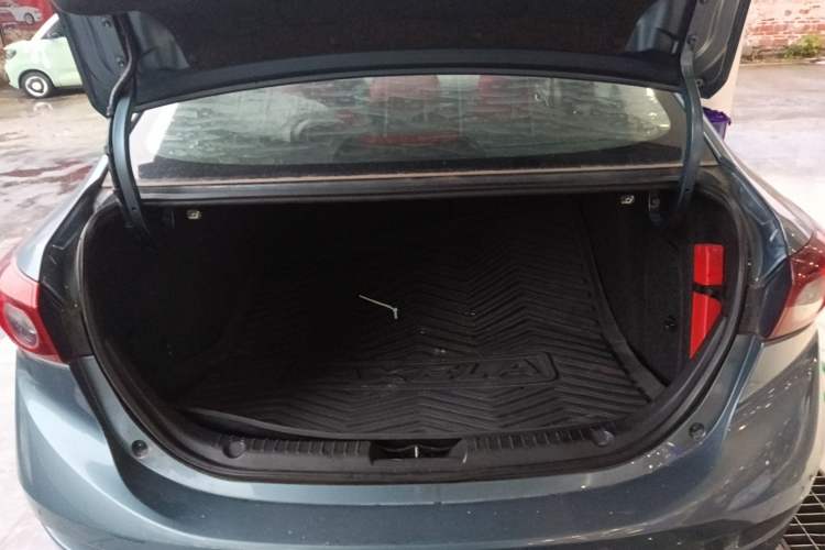 Used Mazda Mazda 3 Axela 2016 Sedan 1.5L Automatic Luxury Model