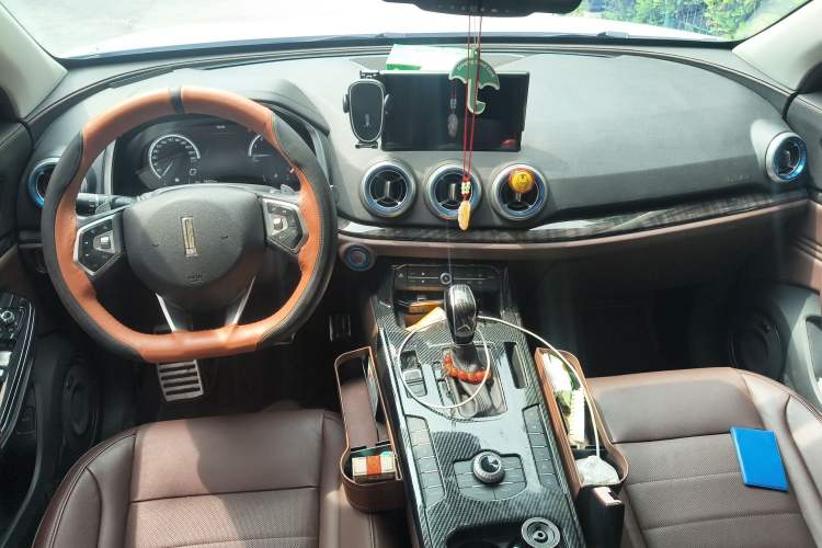 Used Wey VV5 2017 2.0T Flagship Edition Center Console