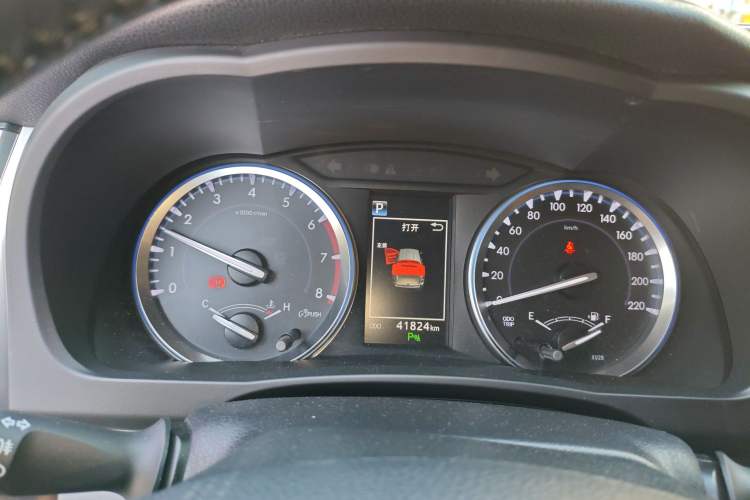 Used Toyota Highlander 2018 2.0T Four-Wheel Drive Luxury Version 7 Seats China VI Standard