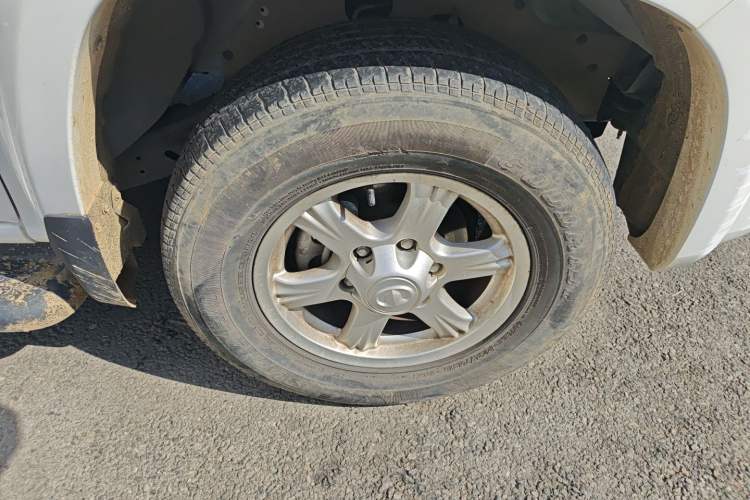 Used Great Wall Wingle 6 2017 2.4L Gasoline 4x4 Elite Version 4G69 Right Front Wheel Hub