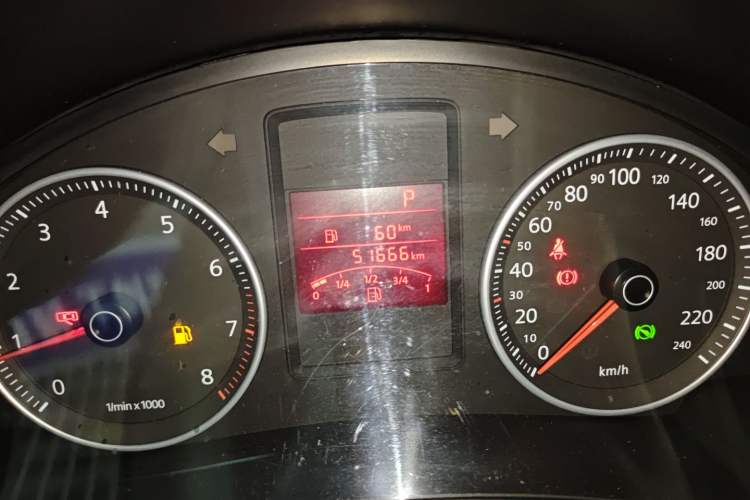 Used Volkswagen Bora 2012 1.6L Automatic Fashion Edition Odometer Close Up