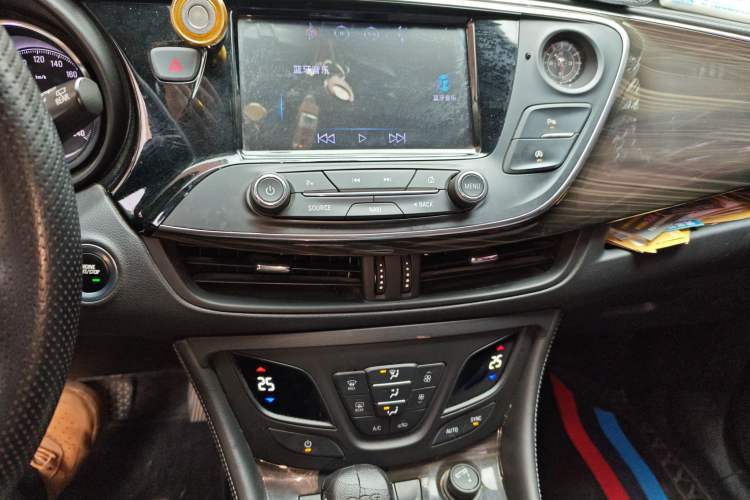 Used Buick Envision 2018 20T Two-Wheel-Drive Leading Model