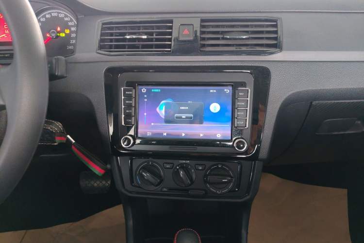 Used Volkswagen Santana 2021 1.5L Automatic Fashion Edition Audio And AC Panel