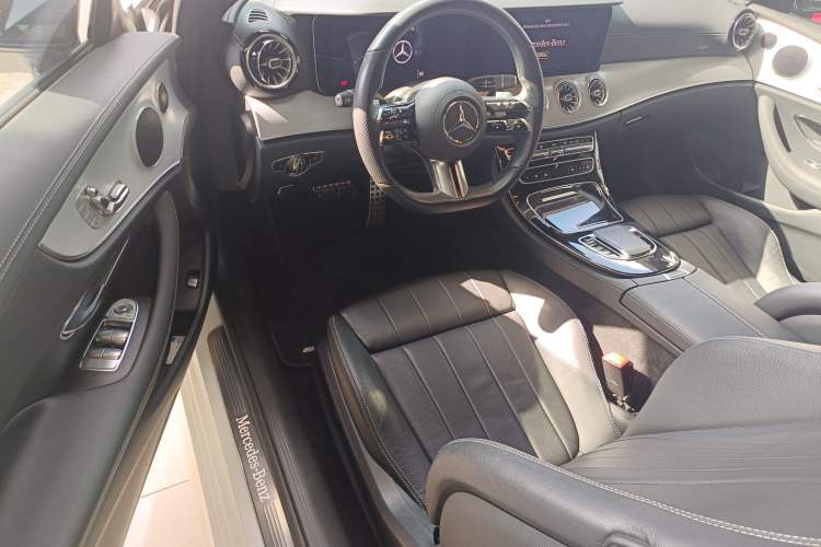 Used Mercedes-Benz E-Class 2021 E 260 Coupe Interior 3