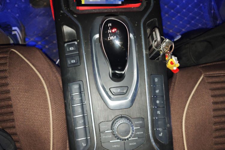 Used Wey VV6 2021 2.0T Two-Wheel Drive Smart Plus Gear Lever