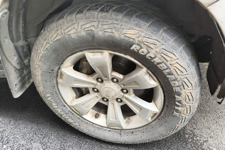 Used JAC Group T6 2015 2.8T Diesel Flagship Long-Wheelbase HFC4DA1-2C