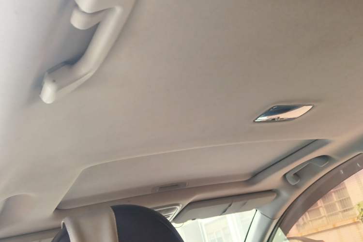 Used Haval H6 2016 Upgraded Model 1.5T Automatic Two-Wheel Drive Elite Version Headliner