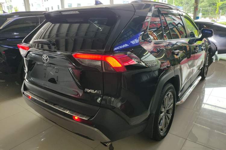 Used Toyota RAV4 2023 2.0L CVT Two-Wheel Drive Fashion Plus Edition Rear Right 45 Deg