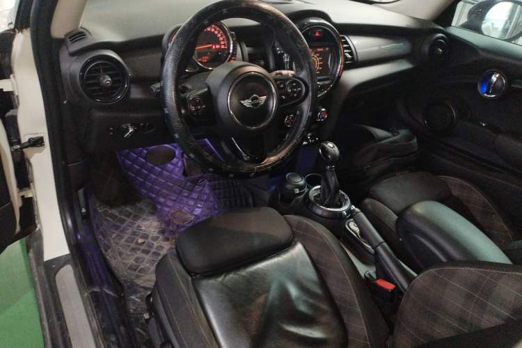 Used MINI 2016 1.5T COOPER Center Console