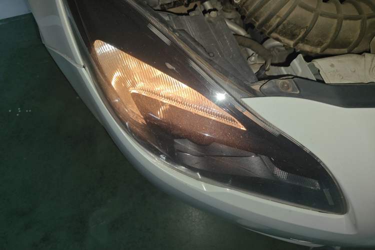 Used Buick Regal 2014 2.0L Leading Fashion Edition Right Front Headlight