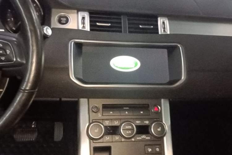 Used Land Rover Range Rover Evoque 2018 240 PS SE Smart Brilliance Edition