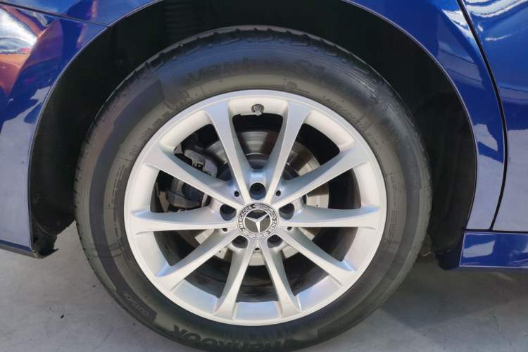 Used Mercedes-Benz A-Class 2021 A 200 L Sport Sedan Fashion Model Right Rear Wheel Hub
