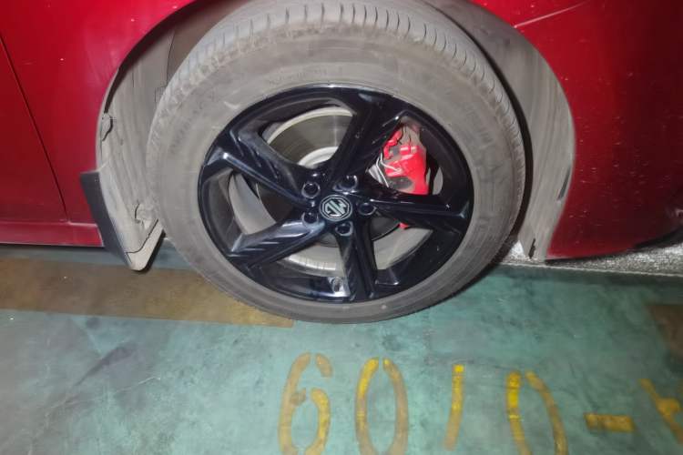 Used MG 5 Scorpio 2022 1.5T Trophy Sport Luxurious Edition Right Front Wheel Hub