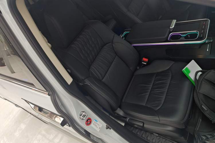 Used Honda Elysion 2024 2.0L eHEV Luxury Edition