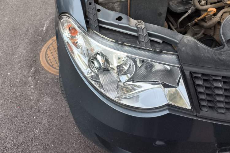 Used Wuling Hongguang 2010 1.2L Standard Version China IV Right Front Headlight