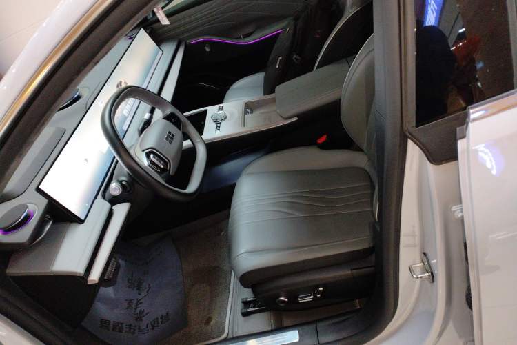 Used Geely Galaxy E8 2024 665 km Range Rear-Drive Starship Long-Range Version