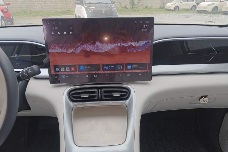 Used Geely Galaxy Geome 2025 UP 410km Exploration Edition Audio And AC Panel