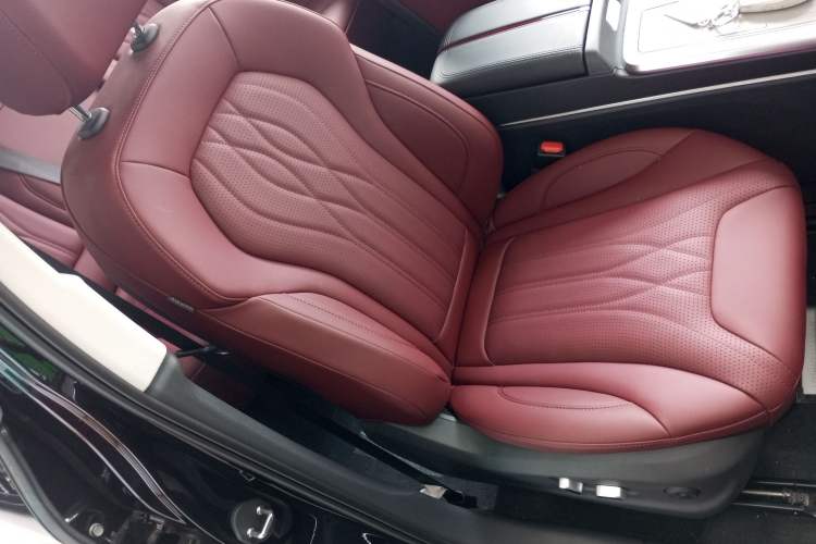 Used Hongqi HS5 2025 2.0T Two-Wheel Drive Flagship Pro Edition